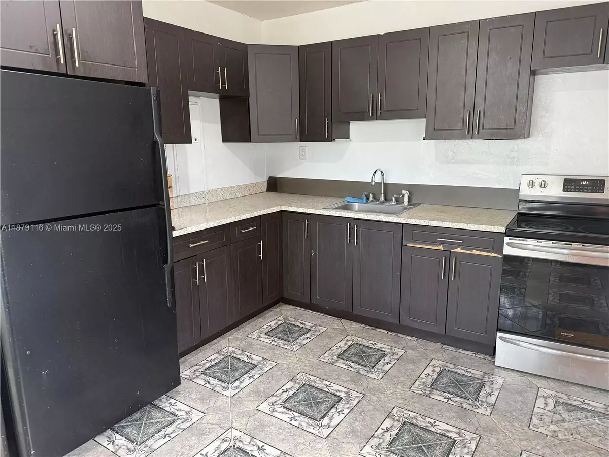 Miami, FL 33142,1511 NW 45th St #3