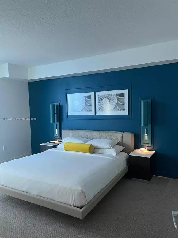 17315 Collins Ave #703, Sunny Isles Beach, FL 33160