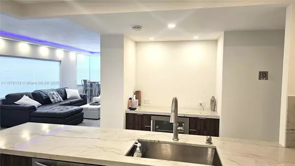 Hallandale Beach, FL 33009,1965 S Ocean Dr #2S