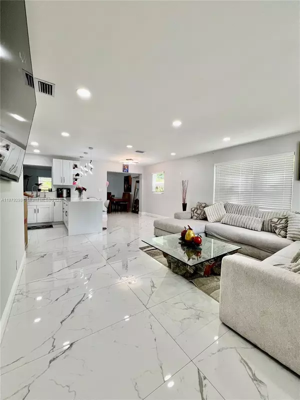 North Lauderdale, FL 33068,6120 SW 15th Ct