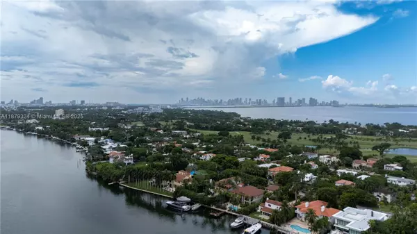 Miami Beach, FL 33140,5600 Collins Ave #4H