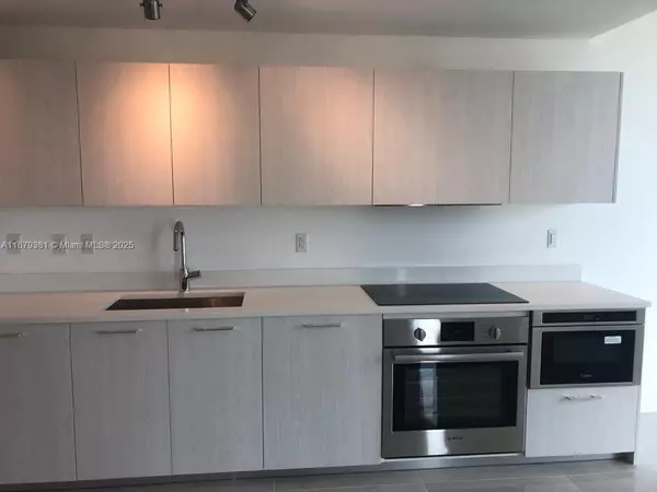 Miami, FL 33137,501 NE 31st St #907