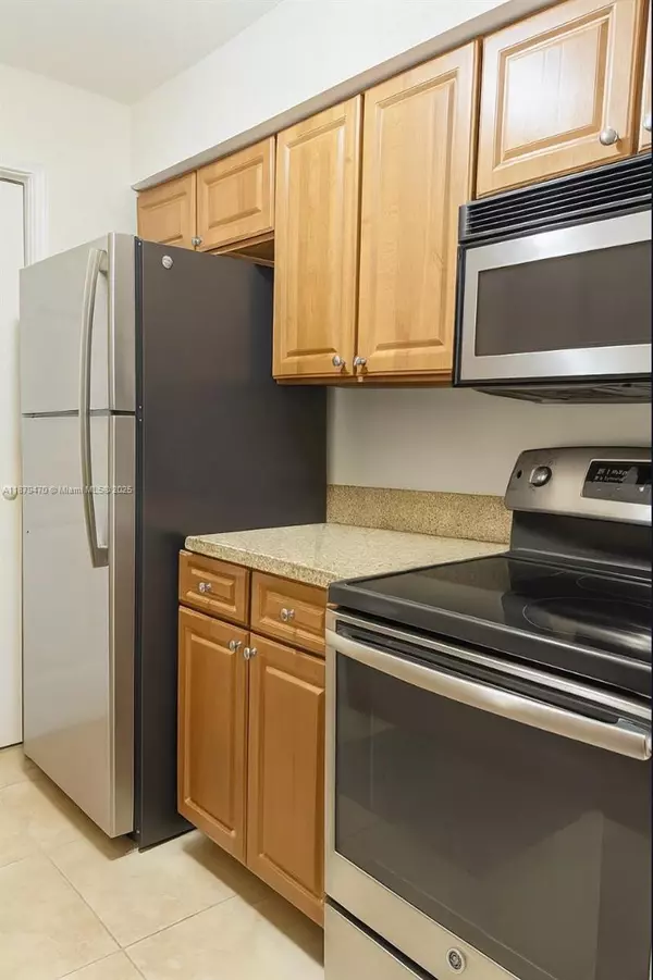 Coral Springs, FL 33071,949 Riverside drive #417