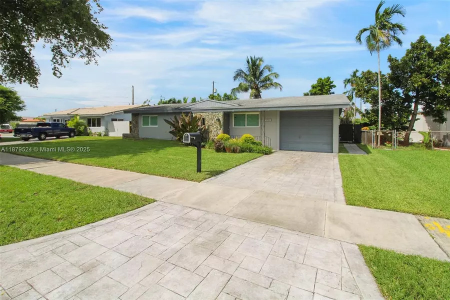 3320 SW 92nd Ct, Miami, FL 33165