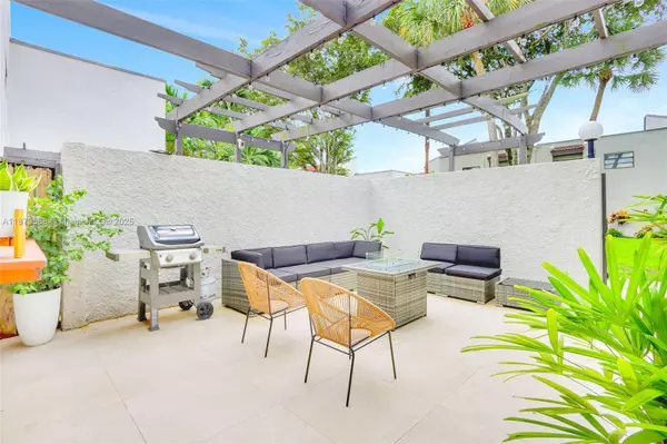 Miami, FL 33155,4724 SW 67th Ave #E11