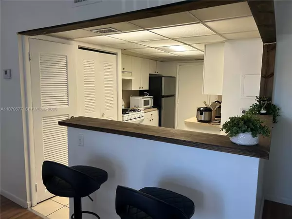 17901 NW 68th Ave #R209, Hialeah, FL 33015