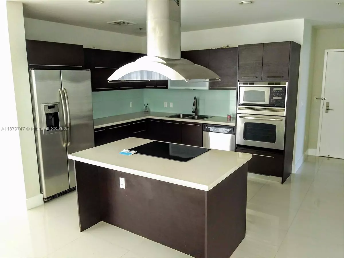 North Bay Village, FL 33141,7928 East Dr #701