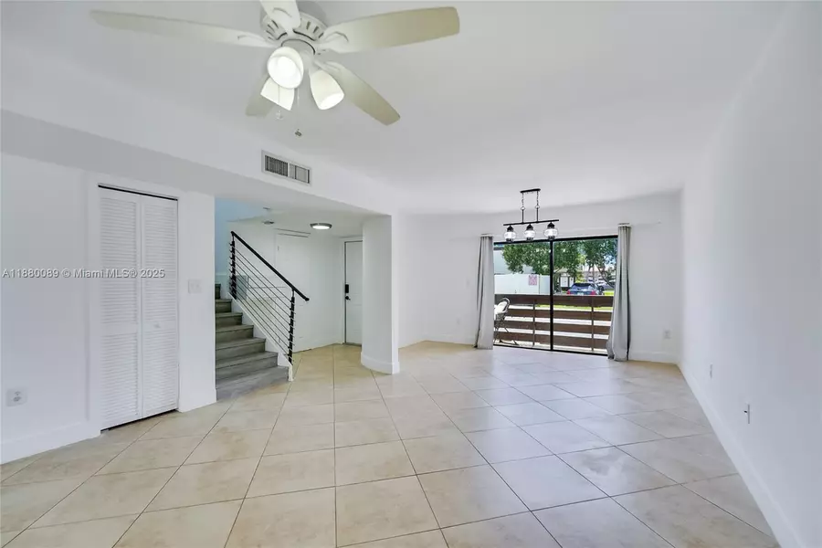 8236 NW 8th St #8236, Miami, FL 33126