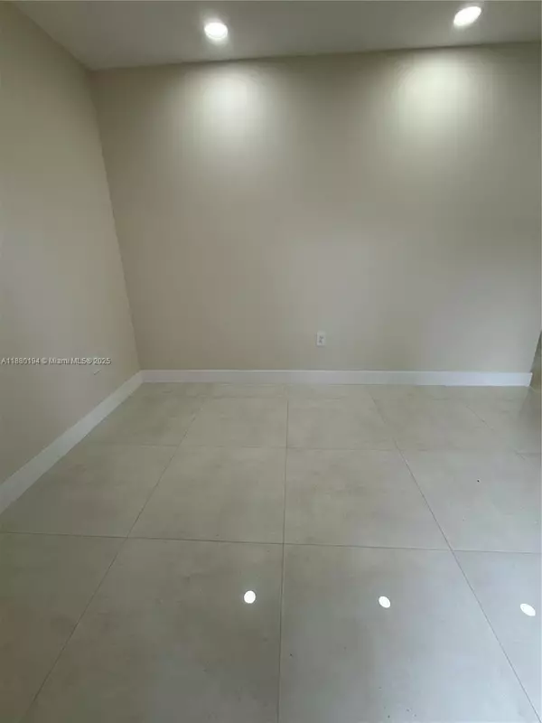 Florida City, FL 33034,559 NW 2nd St #1