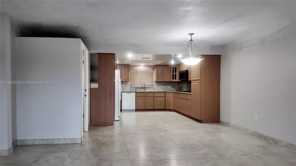 Miami, FL 33193,14915 SW 80th St #111