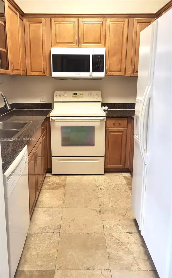 Miami Beach, FL 33141,1016 71st St #203