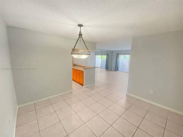 Pinecrest, FL 33156,6886 N Kendall Dr #D101
