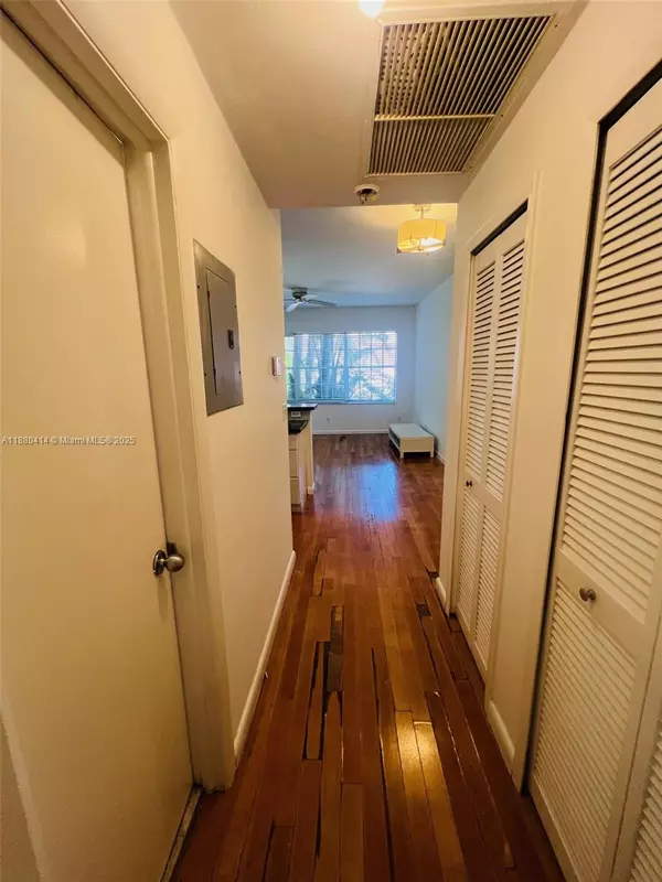 Miami Beach, FL 33139,1523 West Ave #101
