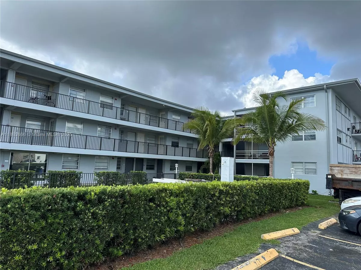 Hallandale Beach, FL 33009,1100 NE 1st Ct #313