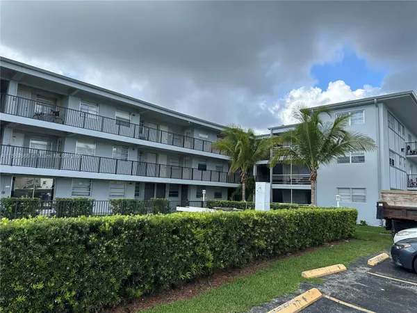 1100 NE 1st Ct #313, Hallandale Beach, FL 33009