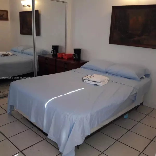 Miami, FL 33172,479 NW 98th Ct #479