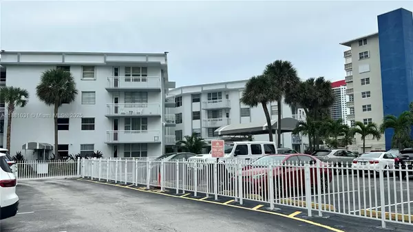 Hallandale Beach, FL 33009,1913 S Ocean Dr #410