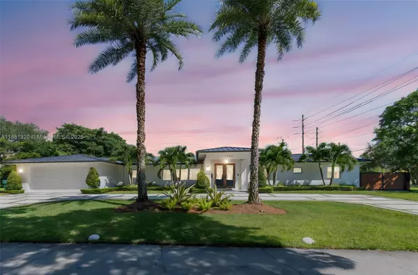 7505 SW 141st St, Palmetto Bay, FL 33158