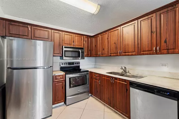 Hollywood, FL 33021,3630 N 56th Ave #323