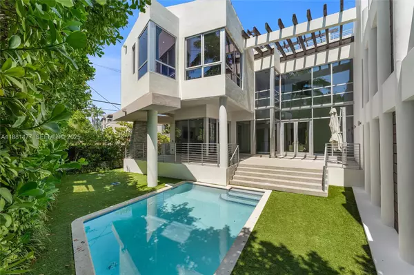 Key Biscayne, FL 33149,544 Fernwood Rd #544