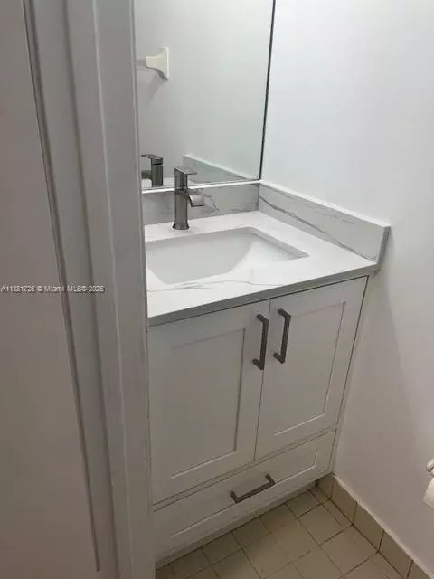 Hialeah, FL 33016,2740 W 76th St #214