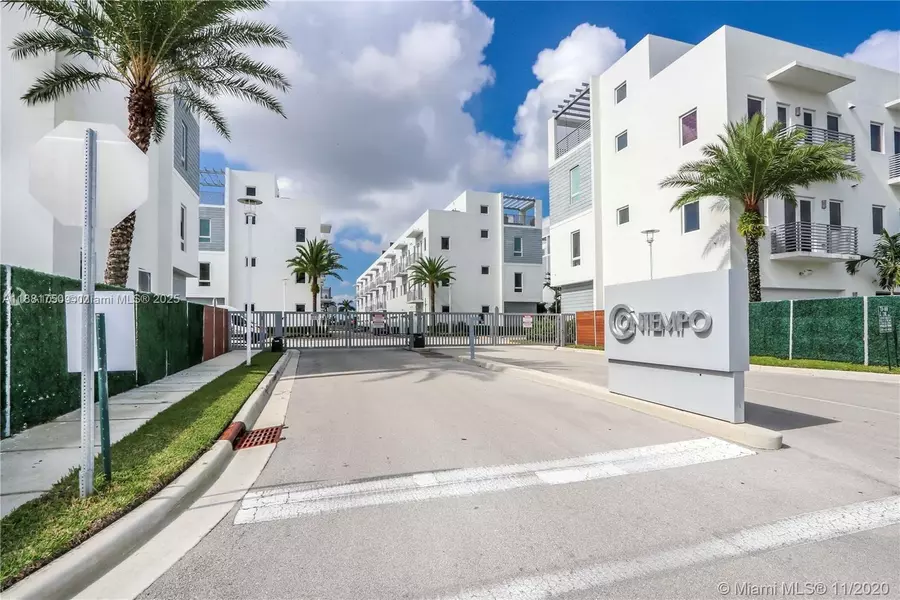 9117 NW 33rd St, Doral, FL 33172