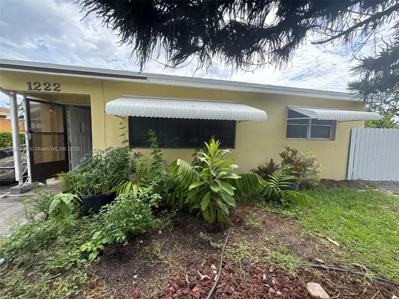 1222 S H St, Lake Worth, FL 33460