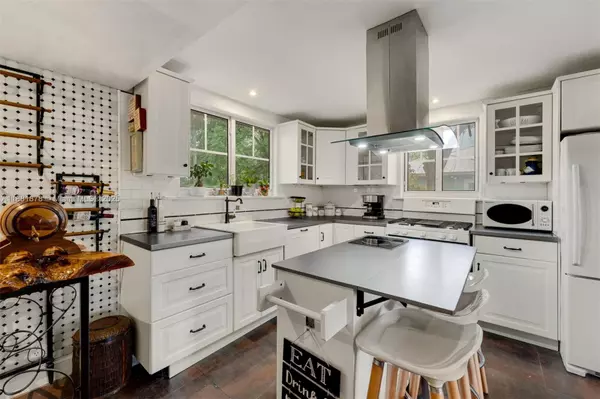 Miami, FL 33156,7997 SW 98th Ter