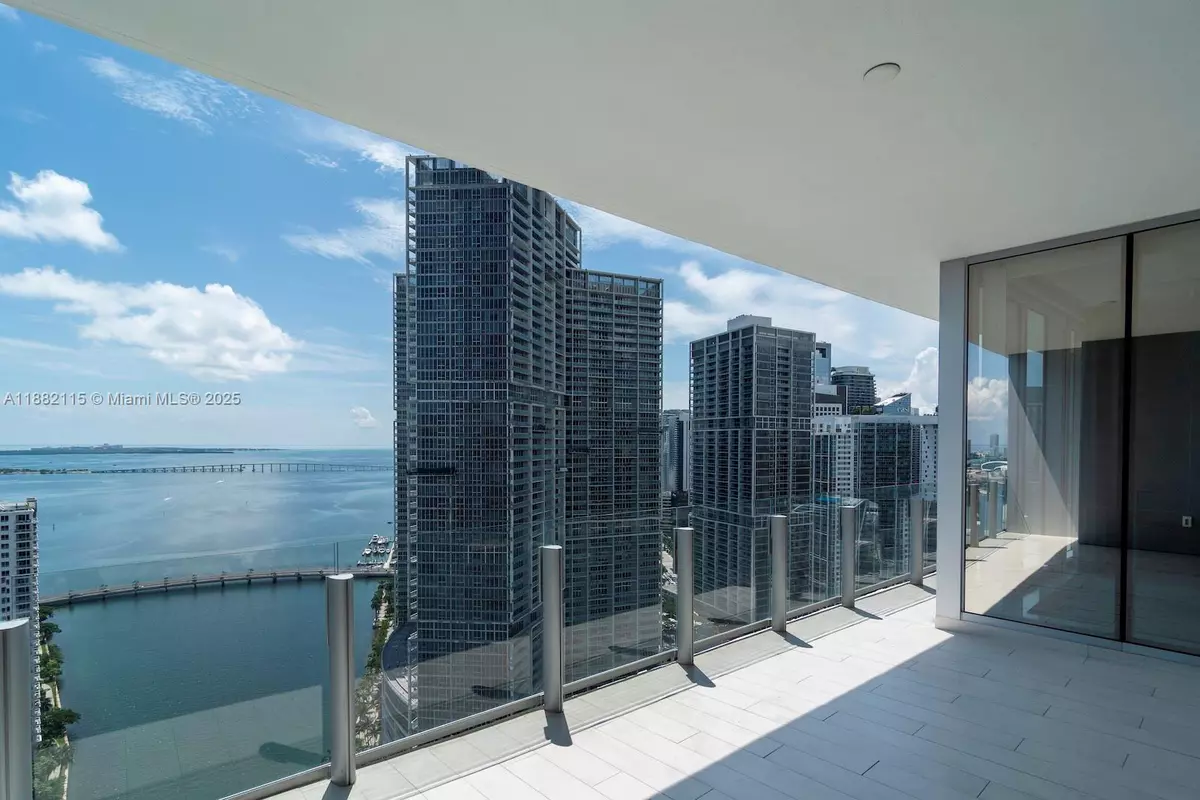 Miami, FL 33131,300 Biscayne Blvd Way #3503
