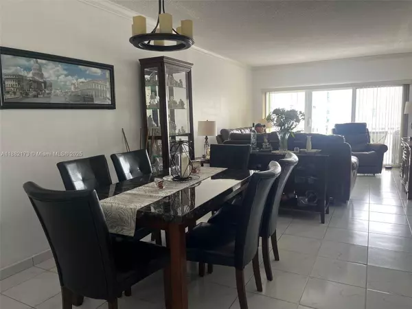 Sunny Isles Beach, FL 33160,300 Bayview Dr #1109
