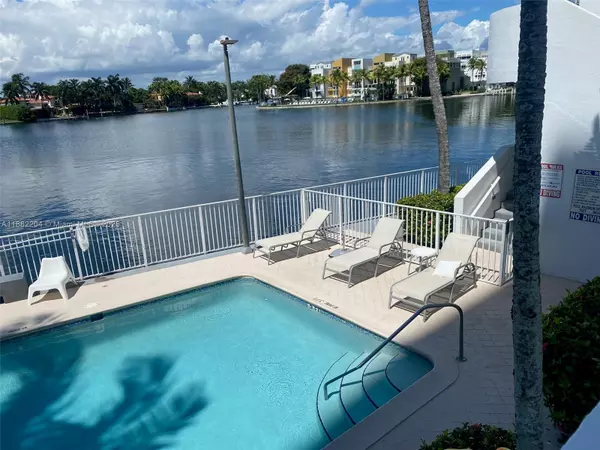 Miami Beach, FL 33140,5880 Collins Ave #902