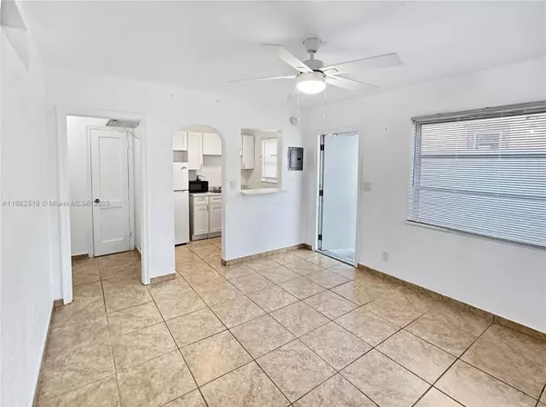 Hollywood, FL 33020,1834 Harding St #1