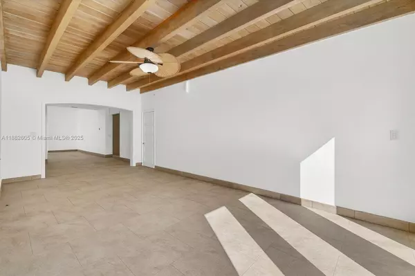 Miami Beach, FL 33140,Address not disclosed