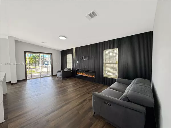 Dania Beach, FL 33312,2863 SW 58th Mnr