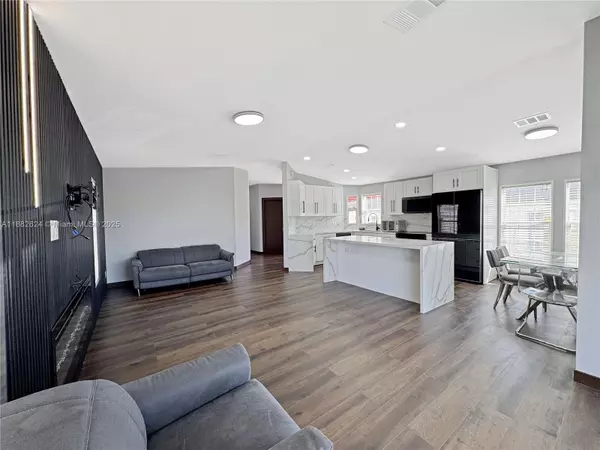 Dania Beach, FL 33312,2863 SW 58th Mnr