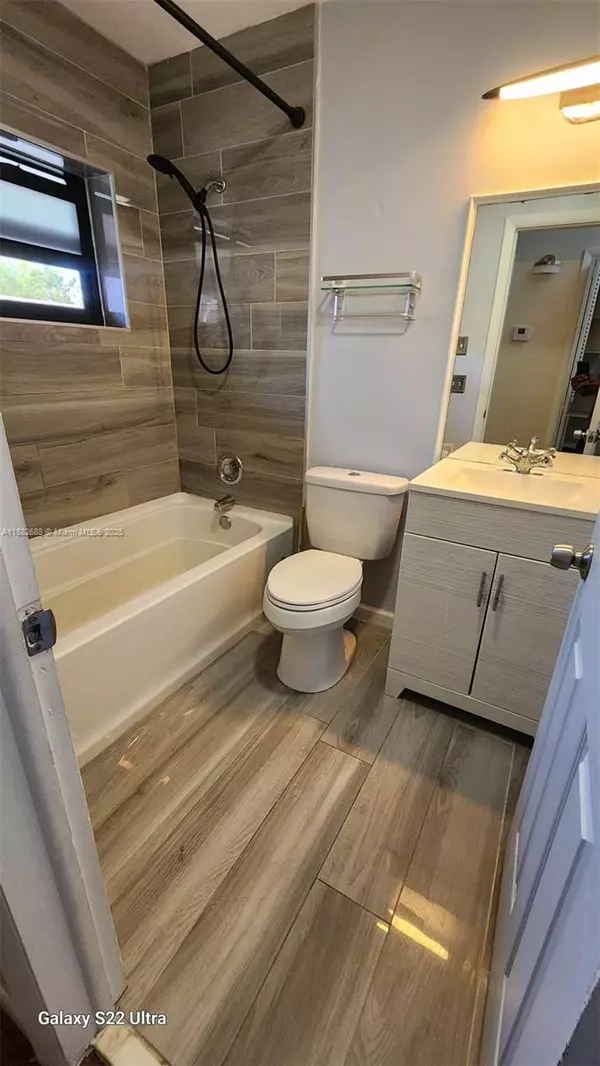 Lauderhill, FL 33319,3607 Lime Hill Rd #195