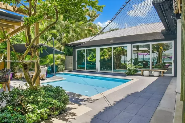 Miami Beach, FL 33141,2440 N Shore Ter