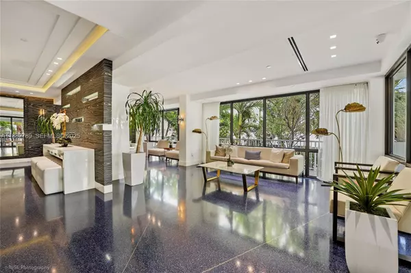 Miami Beach, FL 33140,4301 Collins Ave #803