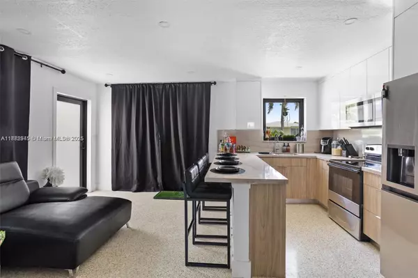 Miami, FL 33179,70 NE 186th Ter