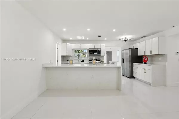 Cooper City, FL 33328,9207 SW 49th Pl