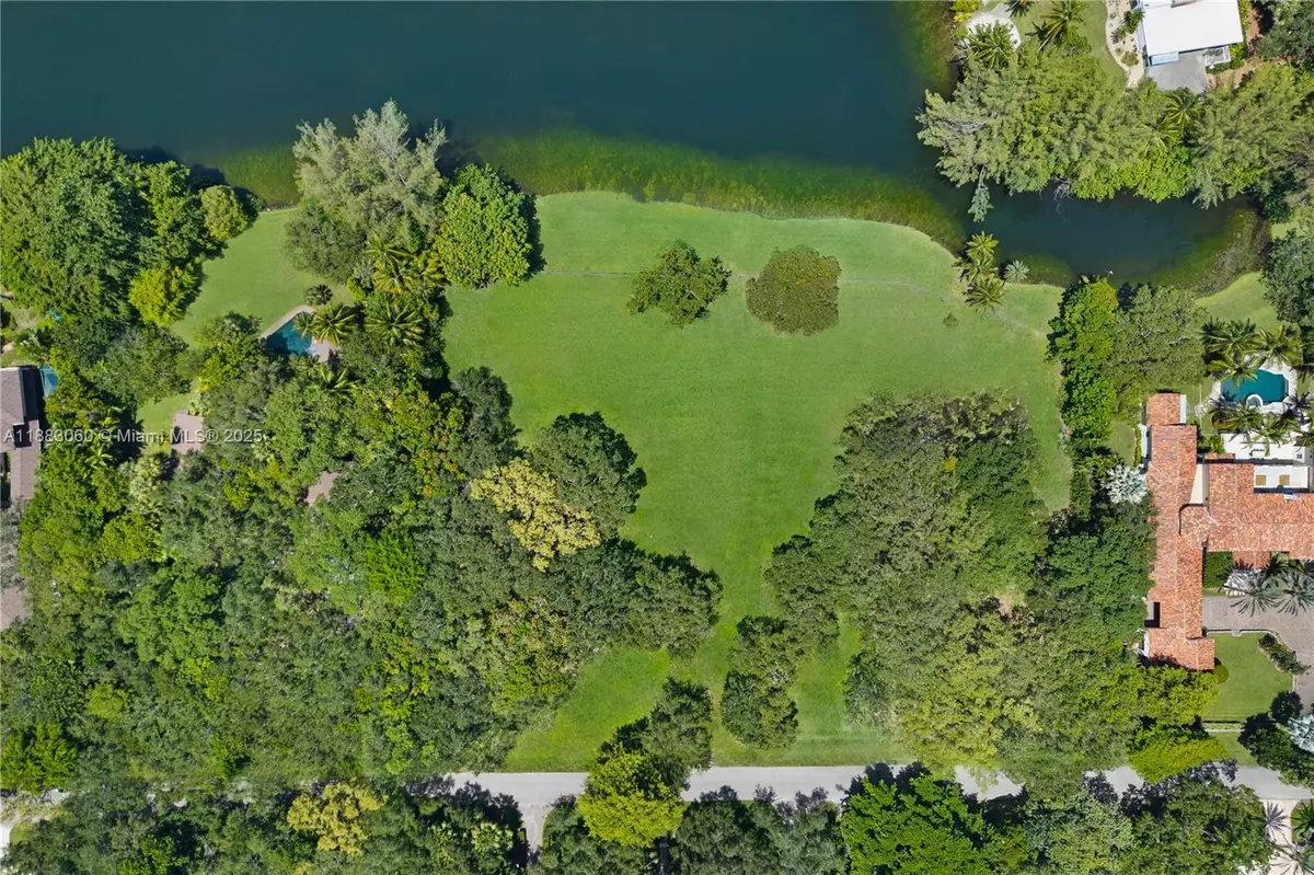 Coral Gables, FL 33156,10600 Lakeside Dr