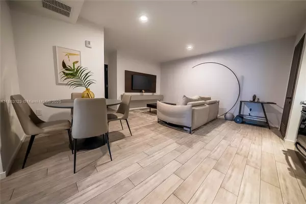 Miami, FL 33132,398 NE 5th St #1615