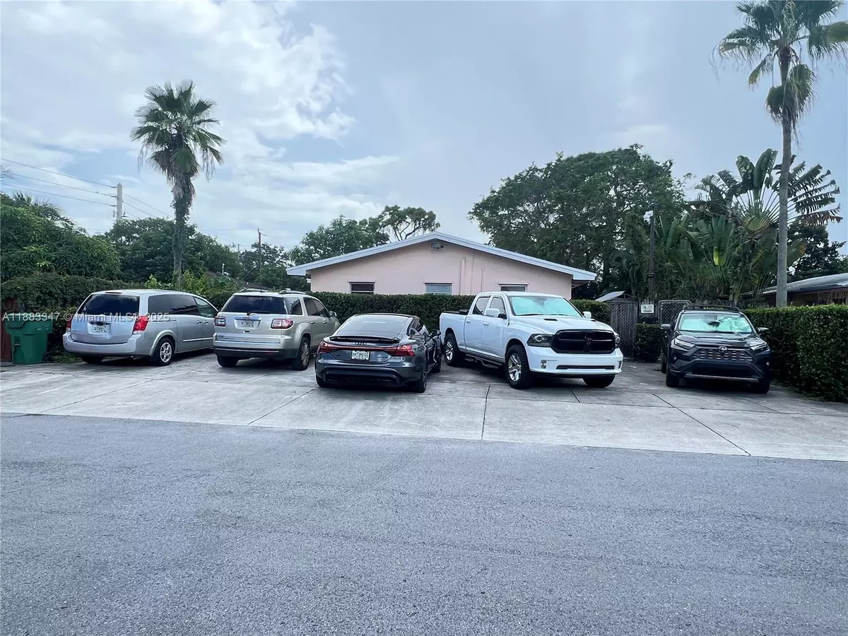 Fort Lauderdale, FL 33317,4108 SW 22nd St