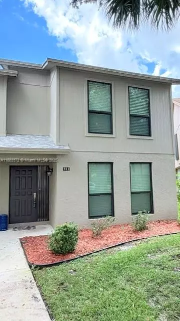 811 Sandtree Dr #811, Palm Beach Gardens, FL 33403