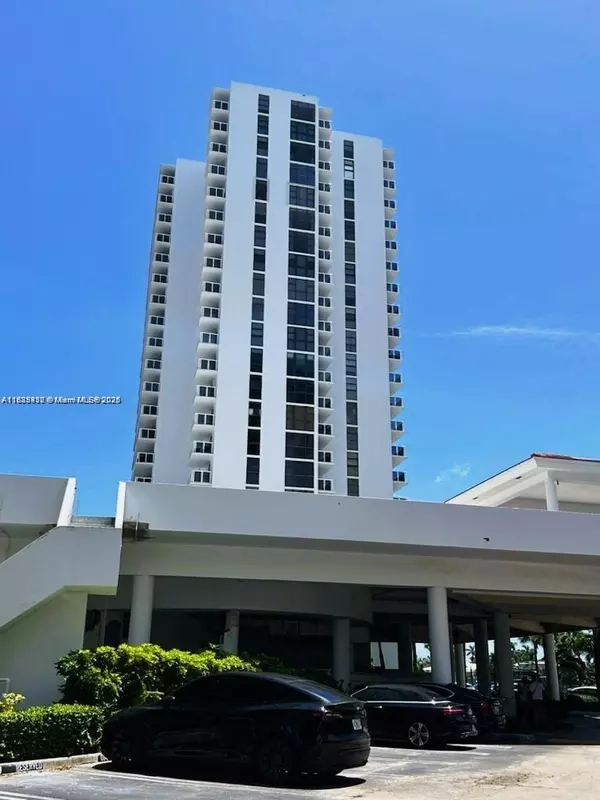 Aventura, FL 33180,20515 E Country Club Dr #142