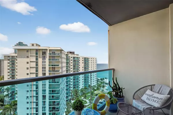 Hollywood, FL 33019,4001 S Ocean Dr #14G