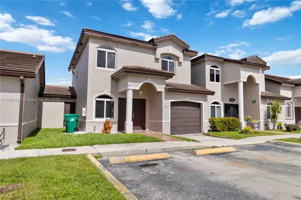 Hialeah, FL 33015,8431 NW 188th Ter #805-8