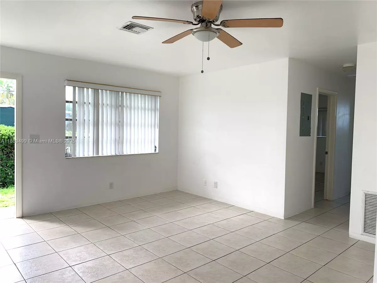 Hollywood, FL 33020,2523 Thomas St #2525