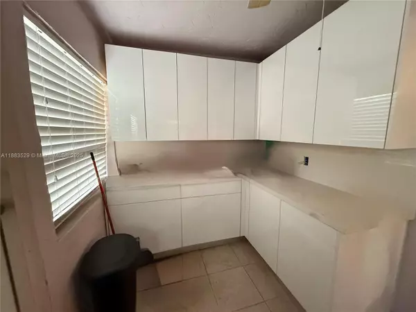 Davie, FL 33324,27 Laredo Pl #6-3