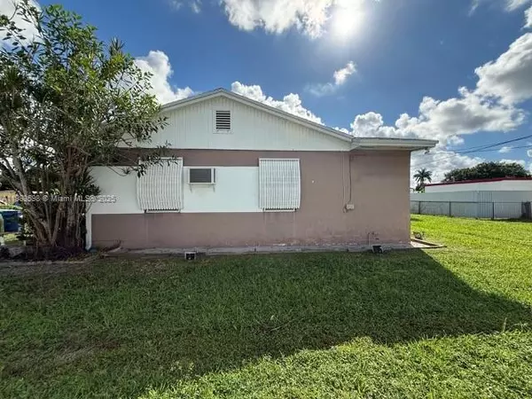 Miami Gardens, FL 33054,2450 NW 157th St Rd